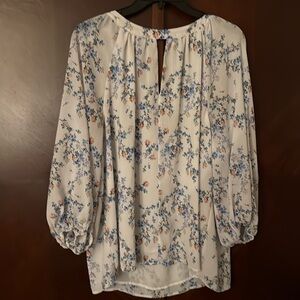 Beautiful Vince Camuto womens blouse